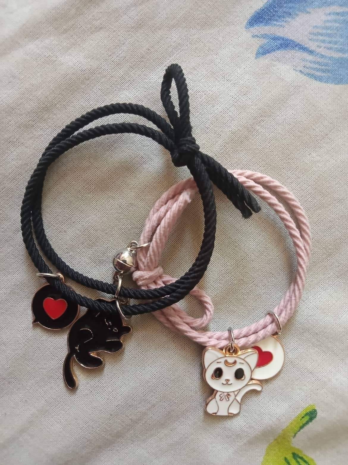 2pcs Cute Cartoon Couple Bracelet Magnet Ball Hand Men and Women Gift